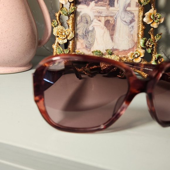 Versace Burgundy Sunglasses Model 4238-B - Picture 3 of 9